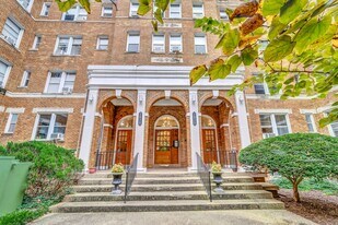 1820 Clydesdale Pl NW in Washington, DC - Building Photo