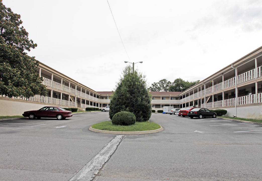 East Lake Apartments in Nashville, TN - Building Photo