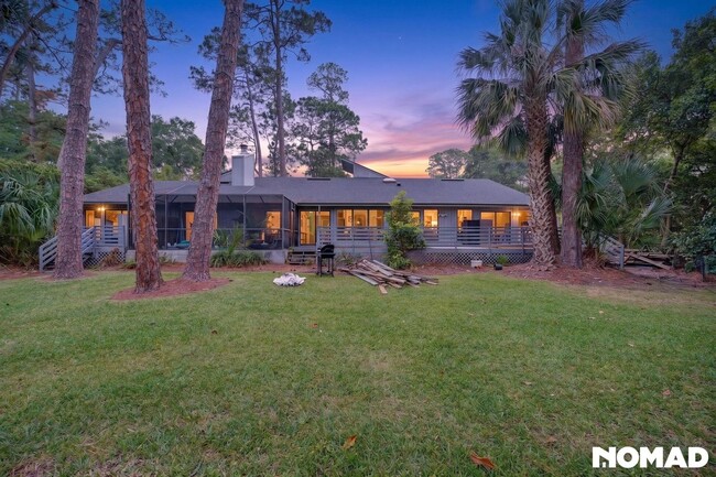 property at 5314 Oak Bay Dr E