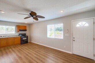 5601 Ashland Ave in San Diego, CA - Foto de edificio - Building Photo