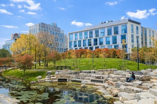 2 Earhart St, Unit 402 in Cambridge, MA - Building Photo