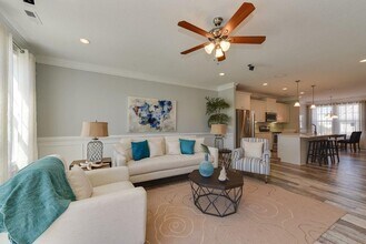 921 E Ocean View Ave in Norfolk, VA - Building Photo - Building Photo