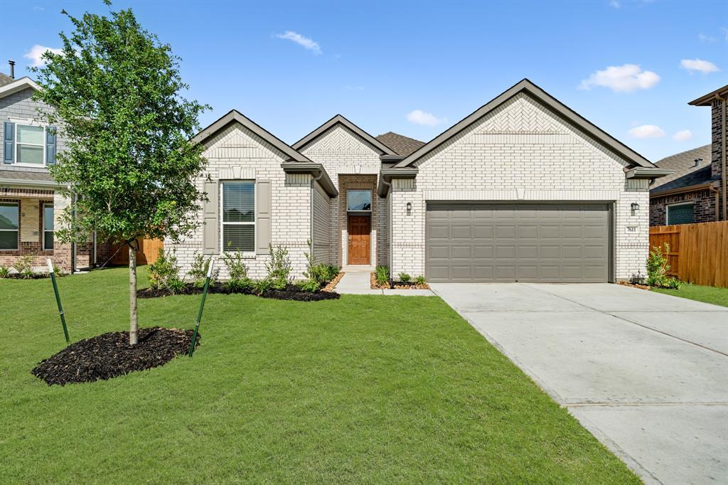 7611 Royal Oasis Ln in Cypress, TX - Building Photo
