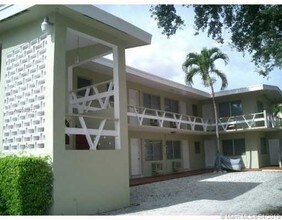 1585 NE 125th St-Unit -5 in North Miami, FL - Building Photo - Building Photo