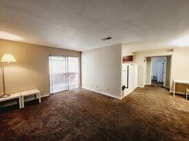 5405 Indian River Dr in Las Vegas, NV - Building Photo