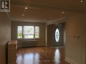 2791 St Clair Ave E in Toronto, ON - Building Photo - Building Photo