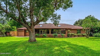 16 Forest View Way in Ormond Beach, FL - Building Photo