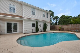 879 Van Dyke Dr in Shalimar, FL - Building Photo - Building Photo