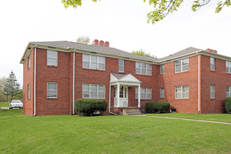 The Gardens in Cedar Rapids, IA - Foto de edificio - Building Photo