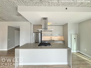 441 E Ohio St, Unit 2 in Chicago, IL - Foto de edificio - Building Photo