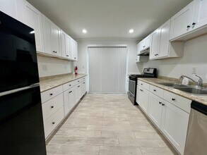 853 Earp St in Philadelphia, PA - Building Photo - Building Photo