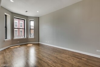 Throop 734 N in Chicago, IL - Building Photo - Interior Photo