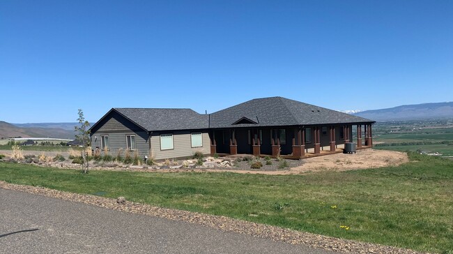 property at 2660 Tozer Rd