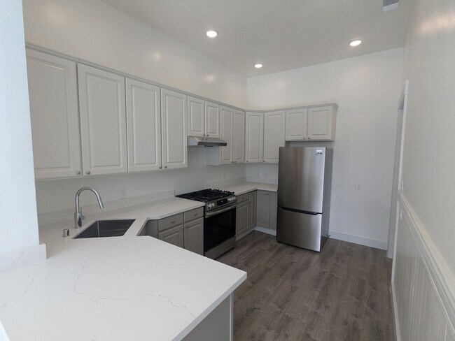 480-496B Castro in San Francisco, CA - Building Photo - Building Photo