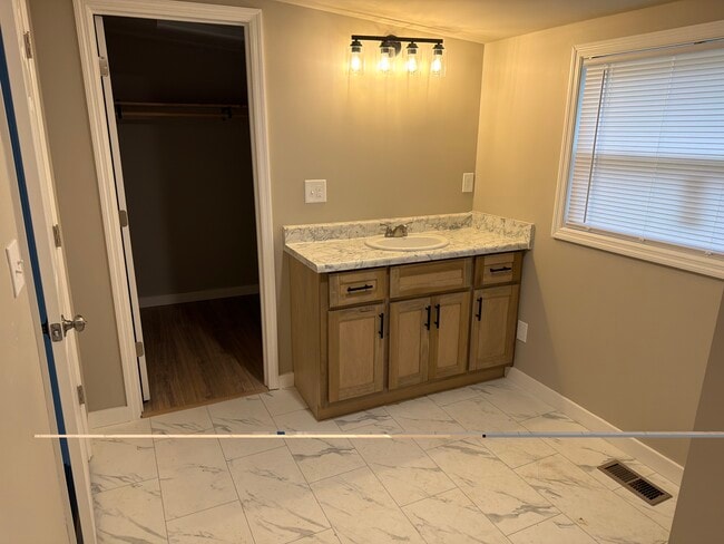 307 Washington St W in Fayetteville, TN - Foto de edificio - Building Photo