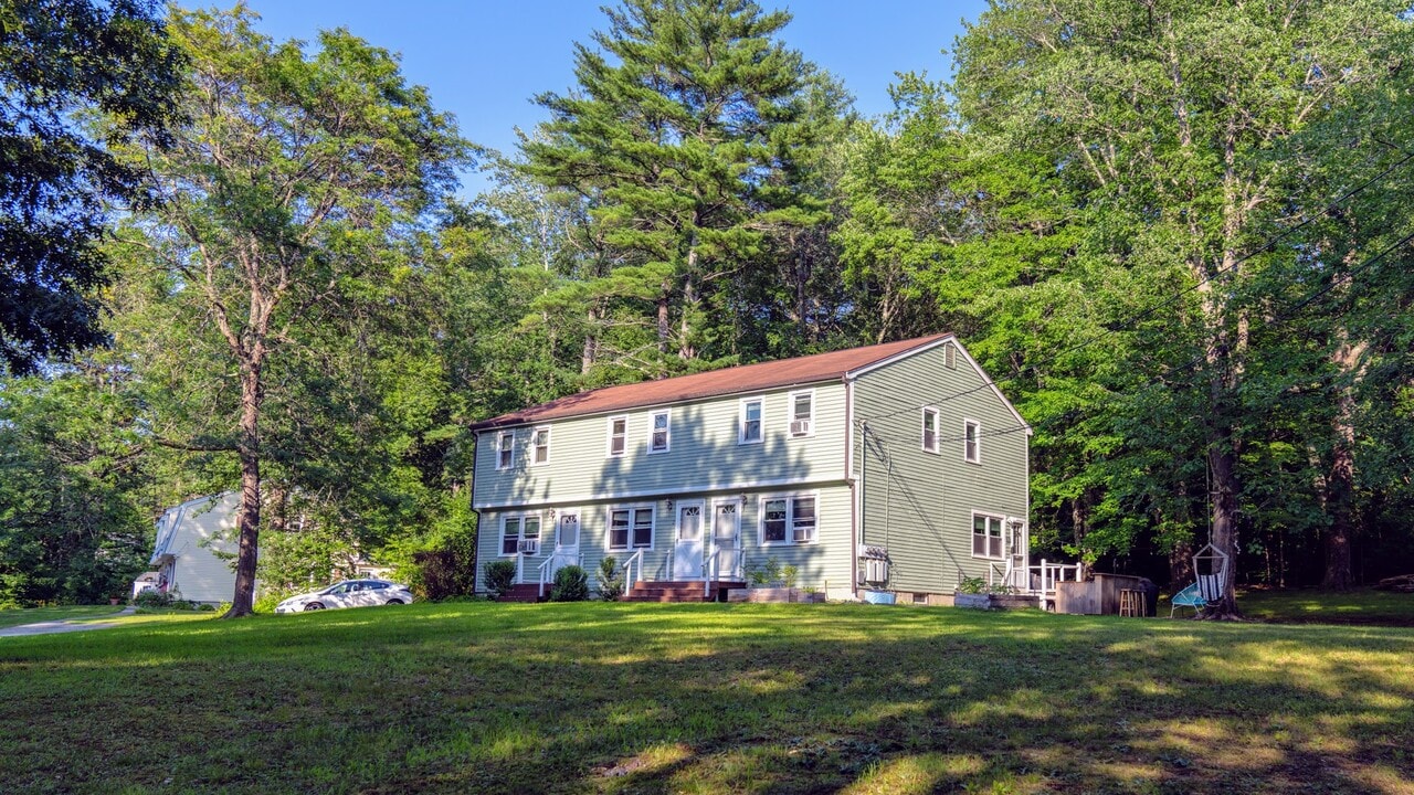 2 Linda Ln, Unit 2 in Stratham, NH - Foto de edificio