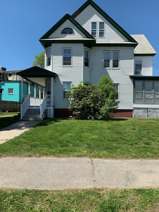 88 Roxbury St, Unit Apt 2 in Keene, NH - Foto de edificio