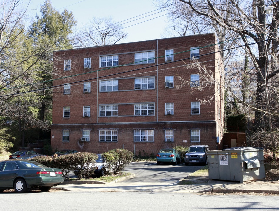 1301 Fort Myer Dr in Arlington, VA - Foto de edificio