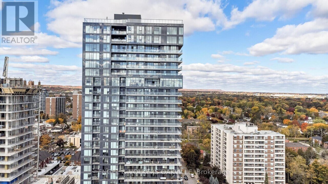 370 Martha St in Burlington, ON - Building Photo