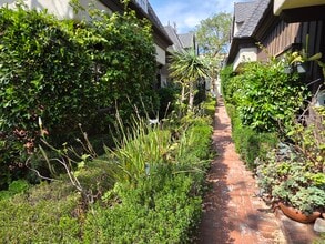 8227 Redlands St, Unit #2 in Playa Del Rey, CA - Building Photo - Building Photo