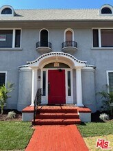 1025 Locust Ave in Long Beach, CA - Building Photo - Building Photo