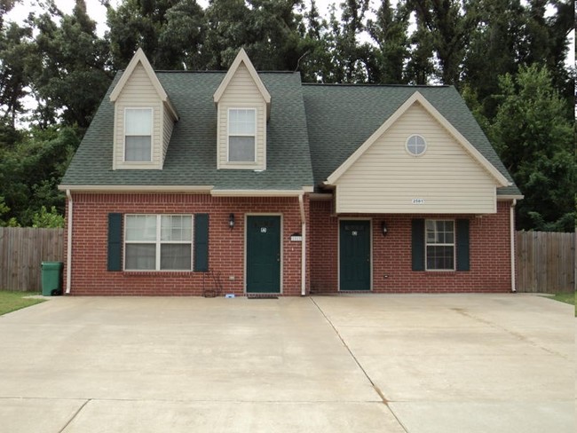 Johnson Switch Townhomes in Springdale, AR - Building Photo - Building Photo