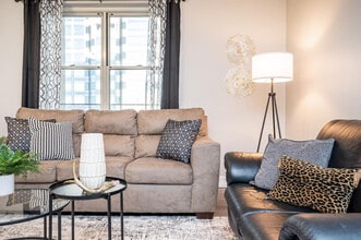 300 Peachtree Rd NE in Atlanta, GA - Building Photo - Building Photo