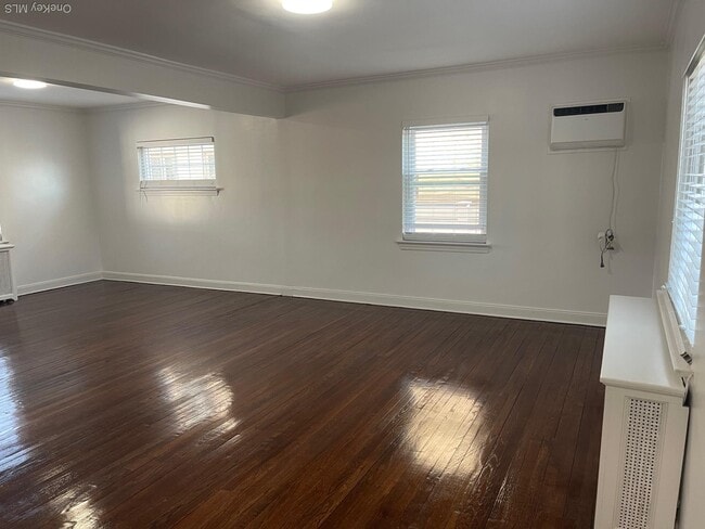 64-33 184th St in Queens, NY - Building Photo - Building Photo