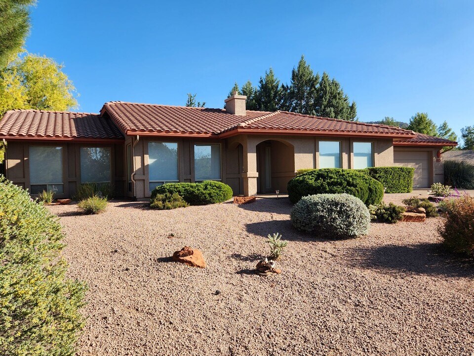 80 Stone Way in Sedona, AZ - Building Photo