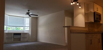 1810 Kaio?o Dr in Honolulu, HI - Building Photo - Building Photo