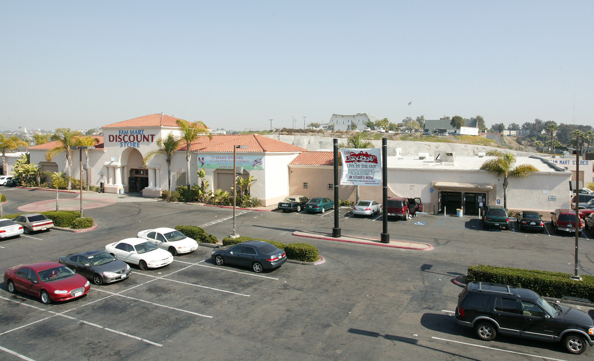 Coro Park Apartments in Coronado, CA - Building Photo