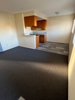 3530 Josephine St, Unit E in Lynwood, CA - Building Photo