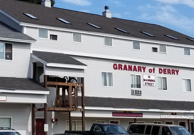 16 Manning St in Derry, NH - Building Photo - Building Photo