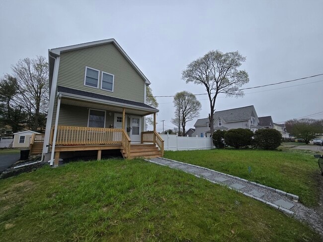 37 Rose Glen St in Stoughton, MA - Building Photo - Building Photo