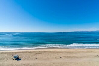 555 Esplanade, Unit 517 in Redondo Beach, CA - Building Photo - Building Photo