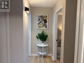 2 Trafalgar Rd in Collingwood, ON - Building Photo - Building Photo