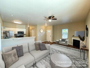 618 Camden Ln in Newberg, OR - Building Photo - Building Photo