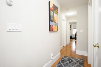 584 E 3rd St in Boston, MA - Foto de edificio - Building Photo