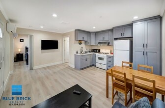 5843 Vanalden Ave in Los Angeles, CA - Building Photo - Building Photo