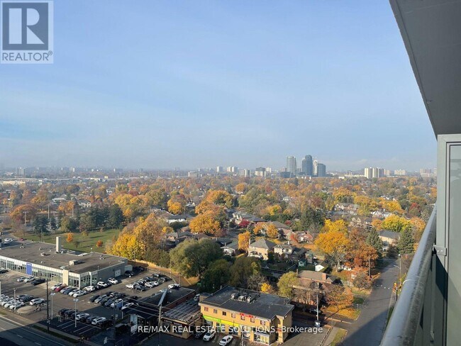 30 Samuel Wood Wy in Toronto, ON - Building Photo - Building Photo