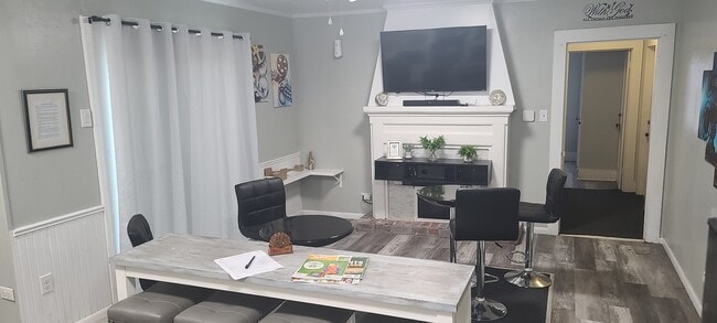 property at 115 N Landry Dr