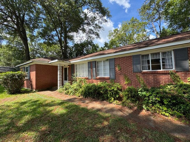 property at 2467 Le Ruth Ave