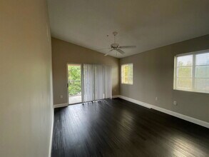 4824 N State Rd 7 in Lauderdale Lakes, FL - Building Photo - Building Photo