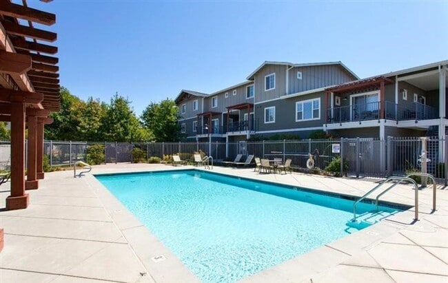 1818 Moore Blvd, Unit 1818 Moore Blvd, #223 in Davis, CA - Building Photo - Building Photo