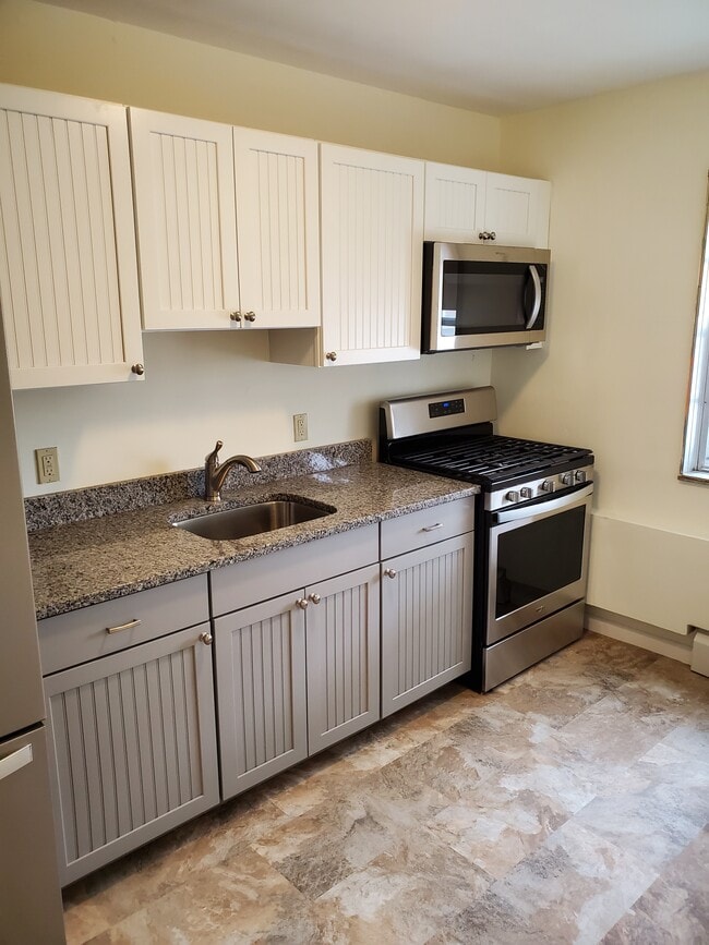 95 Fairview Dr, Unit #1