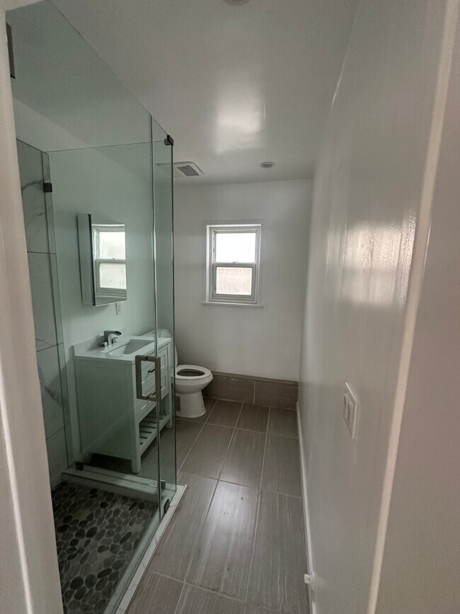 75 Hermosa Ave in Hermosa Beach, CA - Building Photo - Building Photo