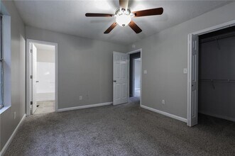 7044 Stonecreek Dr in Douglasville, GA - Building Photo - Building Photo