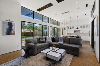 4156 S Better Dr in Dallas, TX - Building Photo - Building Photo