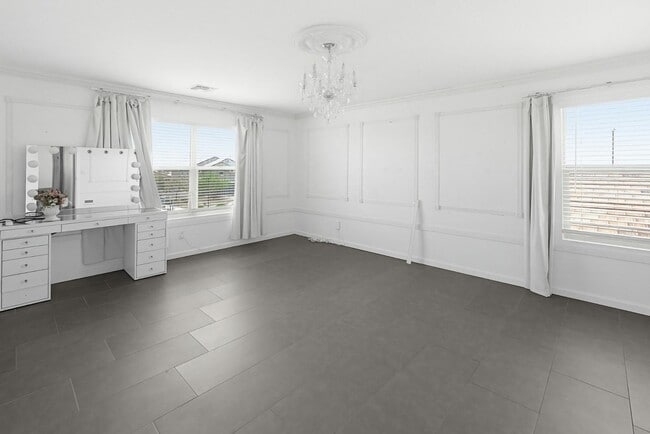 6815 W Encinas Ln in Phoenix, AZ - Building Photo - Building Photo