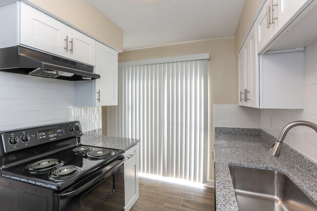 Summerwood Apartments in Irving, TX - Foto de edificio - Interior Photo